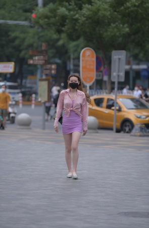 性感包屯裙美女