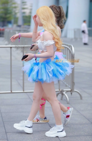 每一寸肌肤都那么的白嫩滑溜