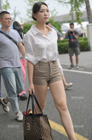 礼仪小妹紧致热裤 [15P]