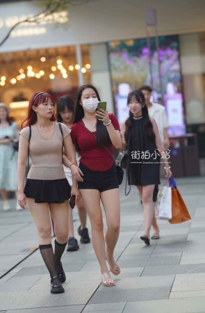街拍性感美腿美眉