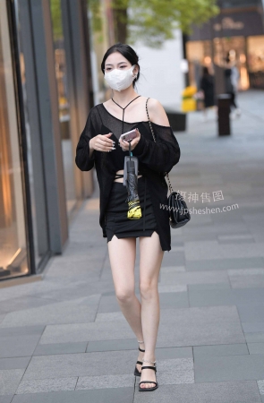 22723-8+130白皙美腿媳妇【套图➕视频】 14P