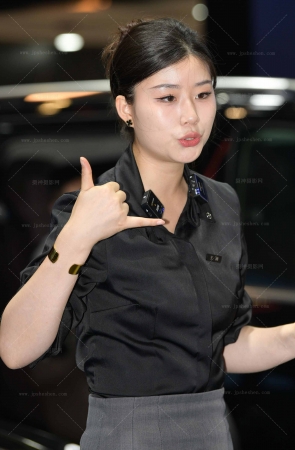 24611-22=97√韵味娇萋主播【裸腿版】【套图➕视频】 15P