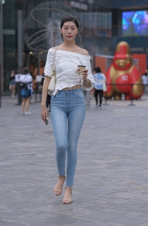[一只麋鹿专区] 高挑的紧牛美女 【图片➕视频】