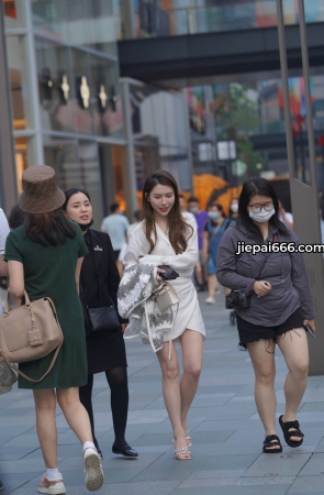 逛街少妇
