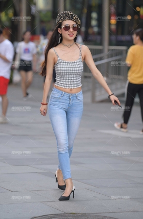 牛仔裤美女