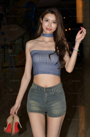 2466-3=72√美腿爱穿拖鞋美女 17P