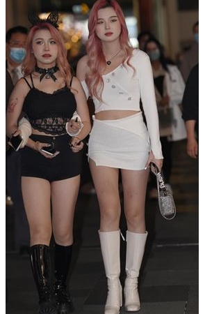 白色长靴包臀裙美女(262P)