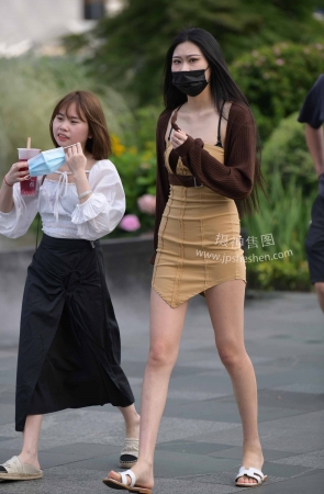 22612-33+99穿拖鞋也是大长腿 15P