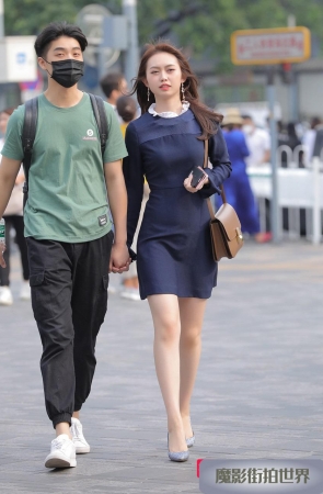 怡情的漂亮美腿女友3A1074[190M]