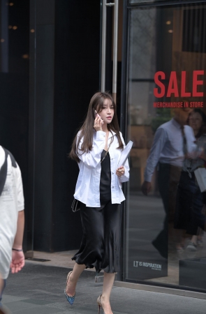 楚楚动人的美女