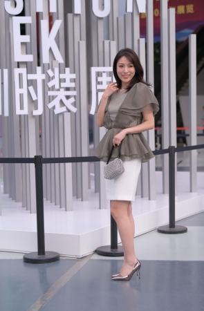 美腿美足的高层女主管