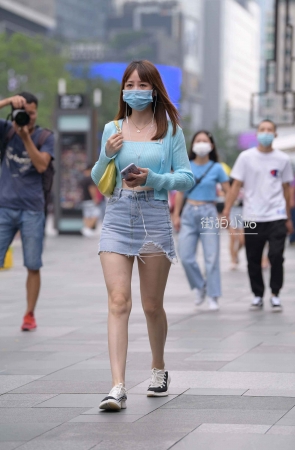 街拍小清新可爱妹妹