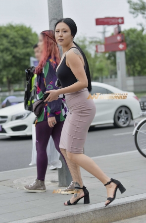 时尚性感的包臀裙女郎