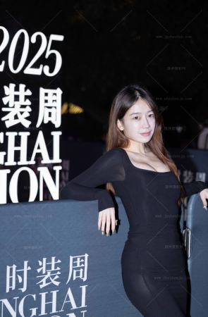 241010-19=41 时装周偶遇白皙性感美胸少妇和她的闺蜜 8P