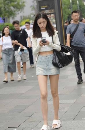 清纯的小女生*240628-1-53 14P