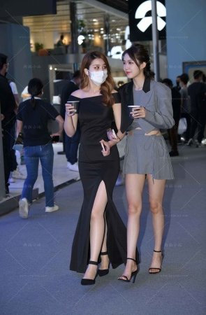 漂亮的美腿小姐姐