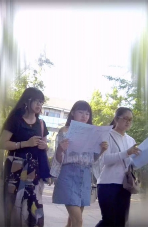 牛仔裙大学生