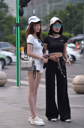 娇小可爱小清新妹子