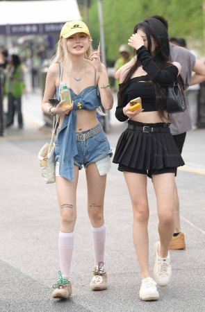 24728-22=47√小腿袜热裤女生 11P