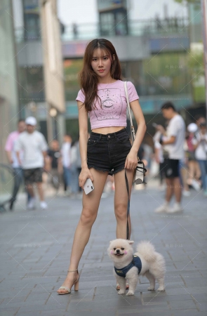 喜欢狗狗的长腿小姐姐
