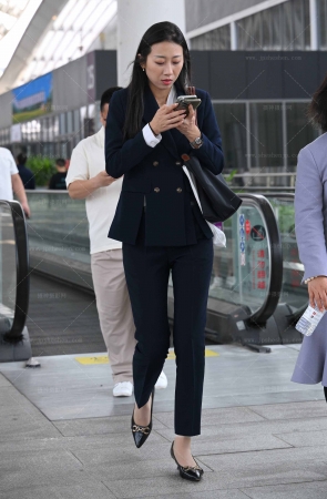 26322-18-79√身材高挑，靓丽轻熟裤里丝 9P