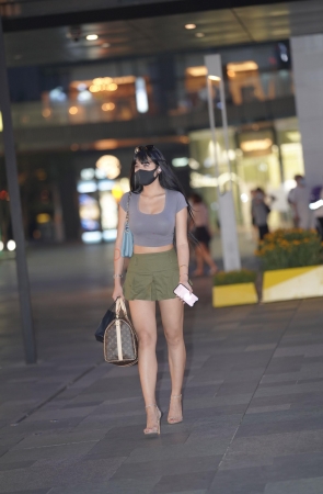 超短裙长腿小姐姐