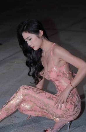 粉金亮面性感连体 [149P-2.12GB]