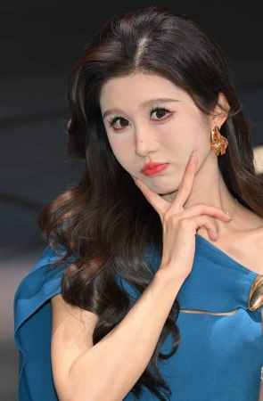 气质蓝色裙车模