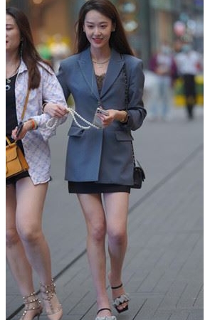 街拍长发美女【套图+视频】