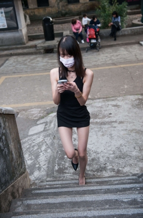 P232程生街拍高跟鞋吊带裙肉丝美女