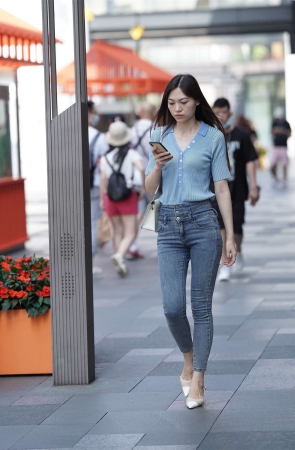 牛仔裤百搭显身材