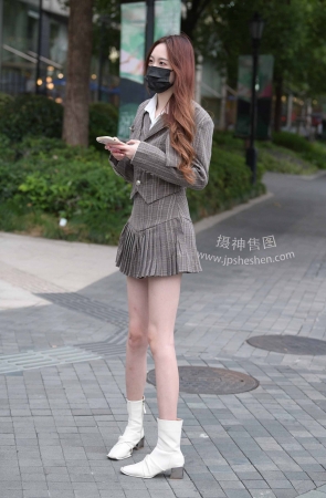 22927-6+87【上海时装周】逆天美腿【套图➕视频】 15P