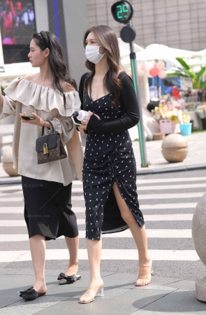 说话不中听 掐住脖子亲/231125-6-67 15P