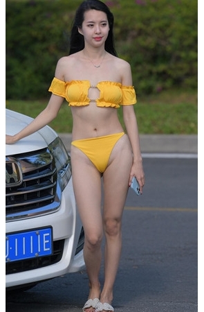 黄色比基尼小姐姐【套图+视频】