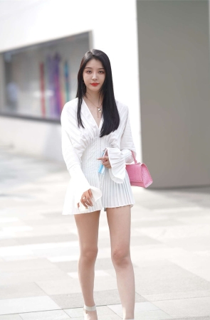 白色短裙消失装