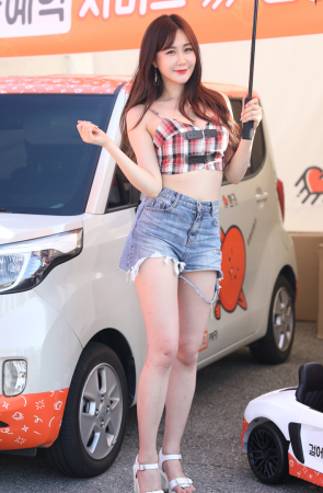 青春魅力车模 [75P27V-6.22GB]