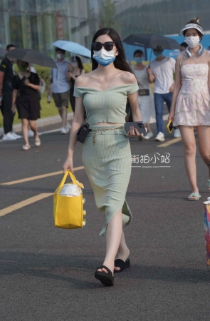 墨镜小姐姐