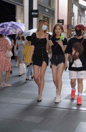 美腿短裙小姐姐组合