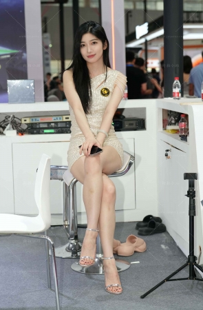 25广州台球展---美腿靓丽凉高美女
