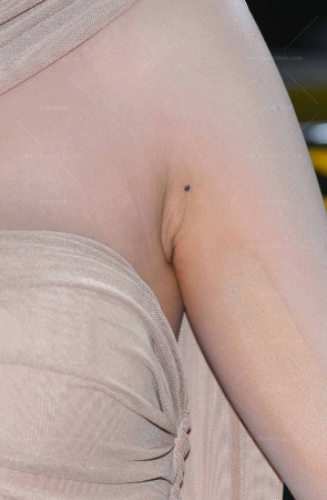 小露娜120√美足美腋小露娜 11P