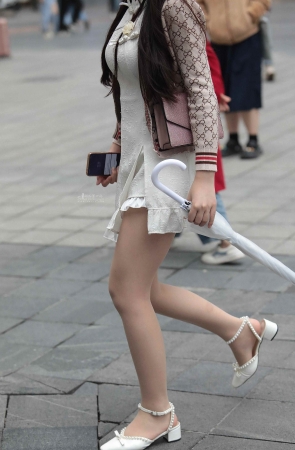 诱惑街拍肉丝短裙shaofu