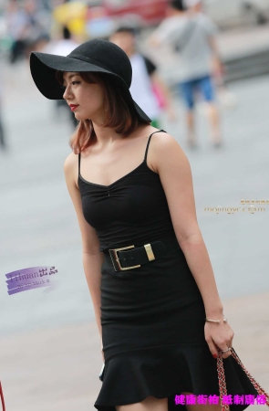 李欢原创--------黑色裹身裙，可爱美女（22P）