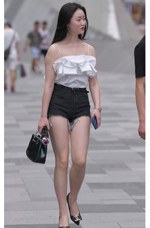 吊带热裤美女(35P)