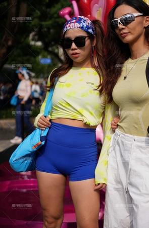 蓝色运动裤 [21P]