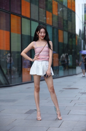 蝴蝶高跟美腿美女