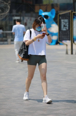 紧致的瑜伽短裤