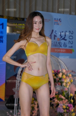 长腿模特性感内衣