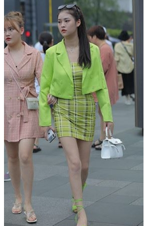 漂亮的包臀裙女孩(47P)