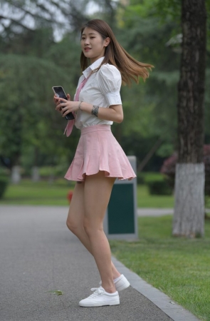 精选街拍作品 NO.0948 一始模拍作品 – 粉色短裙美眉[723P/892MB]