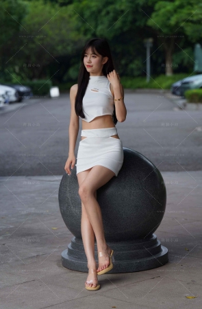 白裙小姐姐 【图片➕视频】